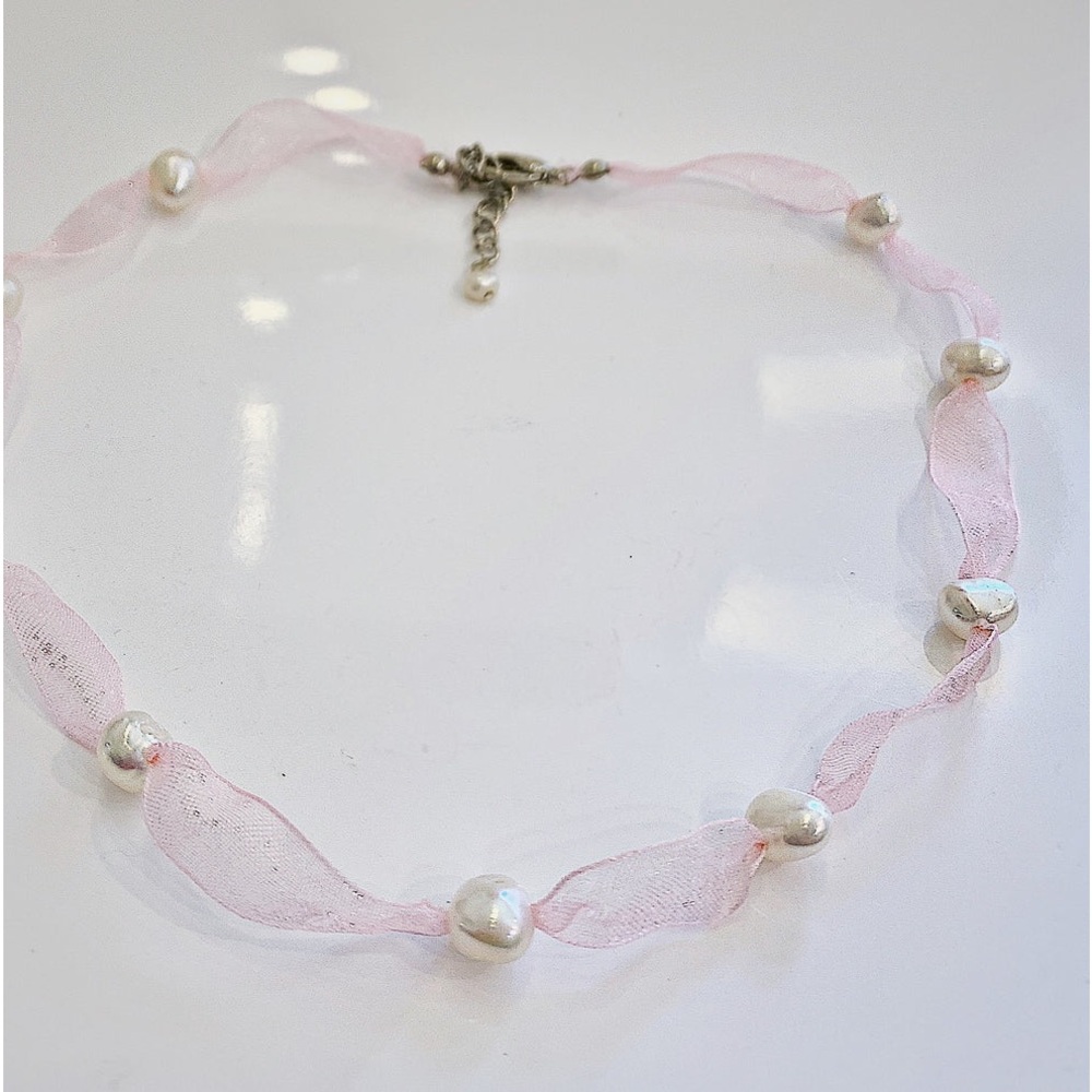 Pearl and Ribbon Necklace - Picture 4 of 6